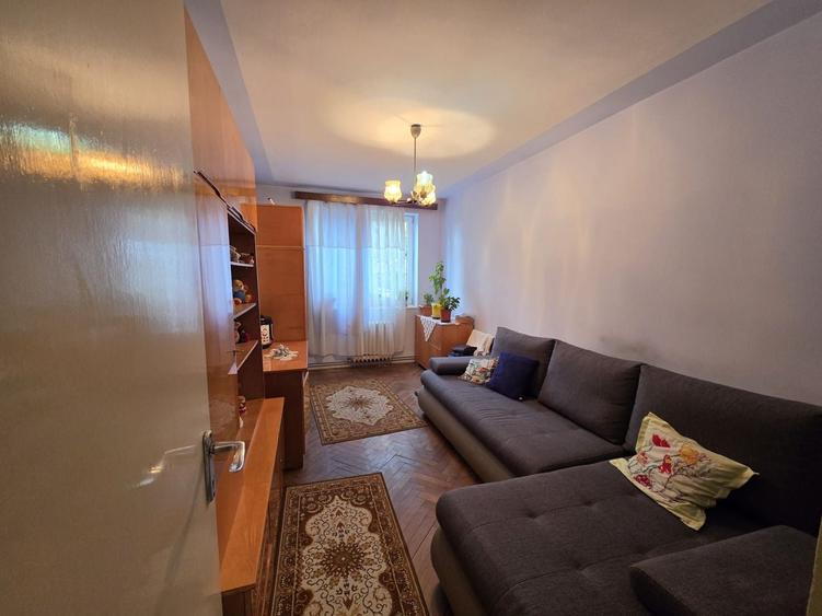 Apartament cu 3 camere decomandat în Gheorgheni