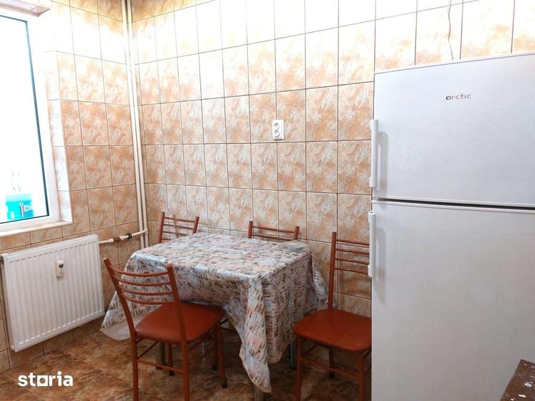 Apartament cu 2 camere decomandat în Titan