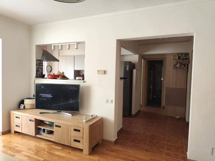 Republicii, 2 camere, decom., etaj 1 - 6