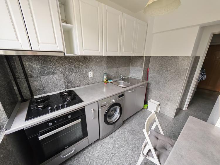 Apartament cu 2 camere decomandat în Bucur Obor