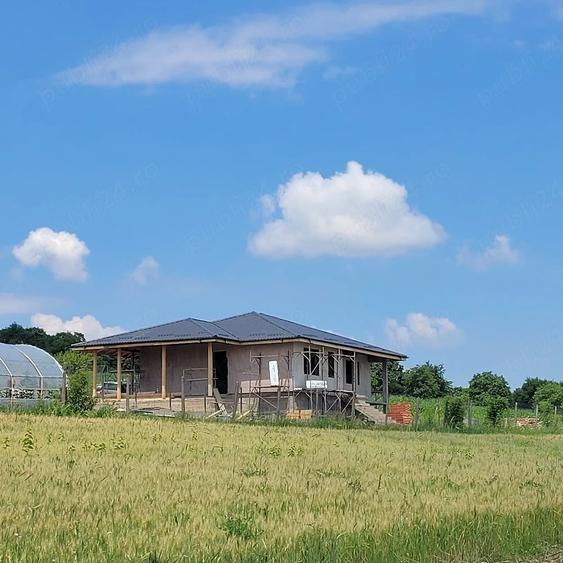 Casă cu 2 camere cu Teren 650 Mp în Chicerea