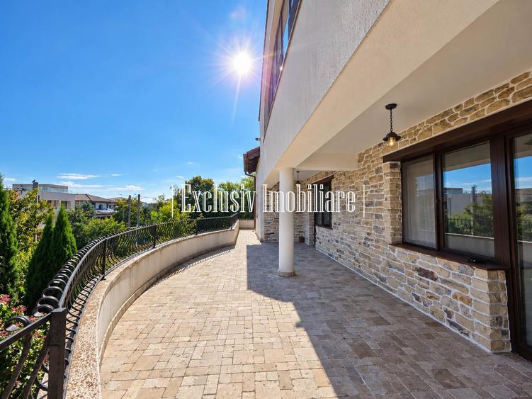 Casă individuală cu 15 camere cu Teren 1600 Mp în Sud