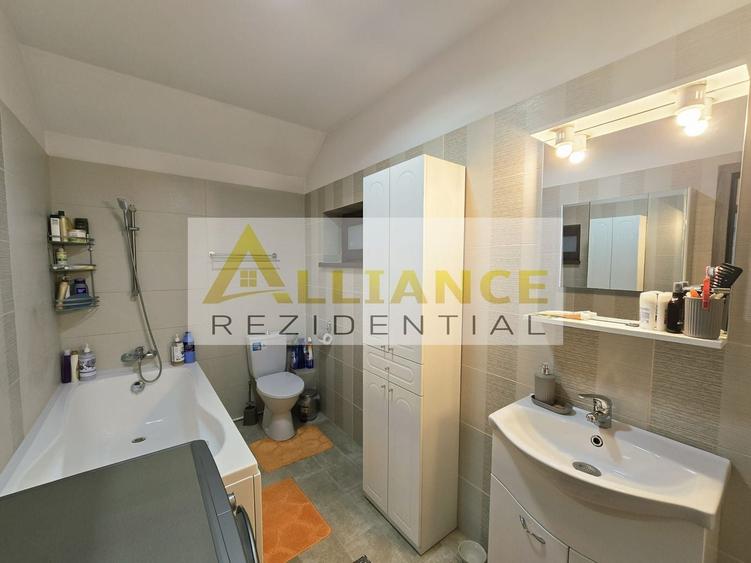Casă individuală cu 5 camere cu Canalizare în Berceni