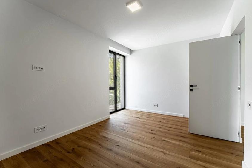Casă cu 6 camere cu Teren 432 Mp în Băneasa