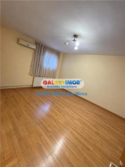 Apartament cu 5 camere decomandat în Decebal