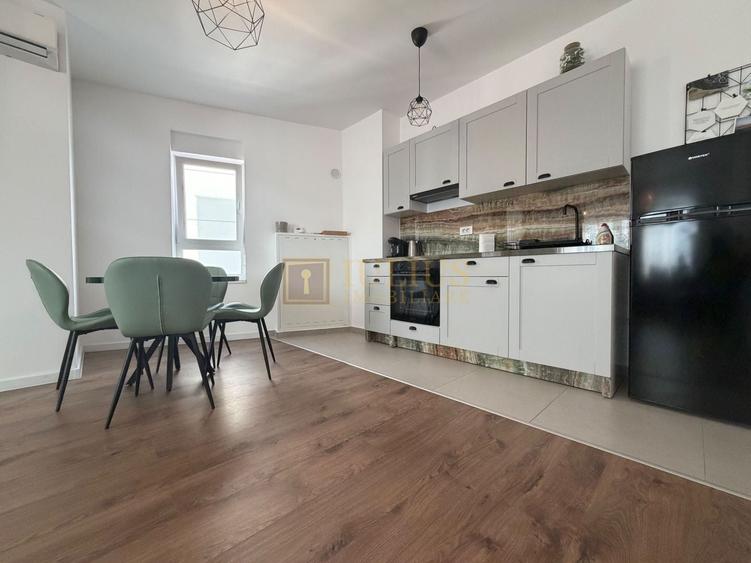 Apartament cu 2 camere semidecomandat, mobilat în Central