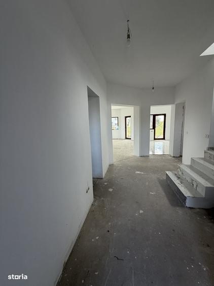 Casă cu 4 camere cu Teren 335 Mp în Central