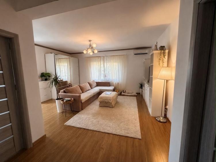 Casă cu 3 camere în Central