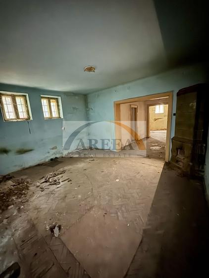 Casă individuală cu 12 camere cu Canalizare în Dacia