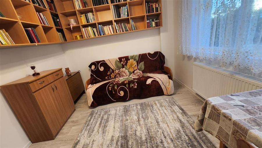 Apartament cu 4 camere decomandat, mobilat în Ipotești