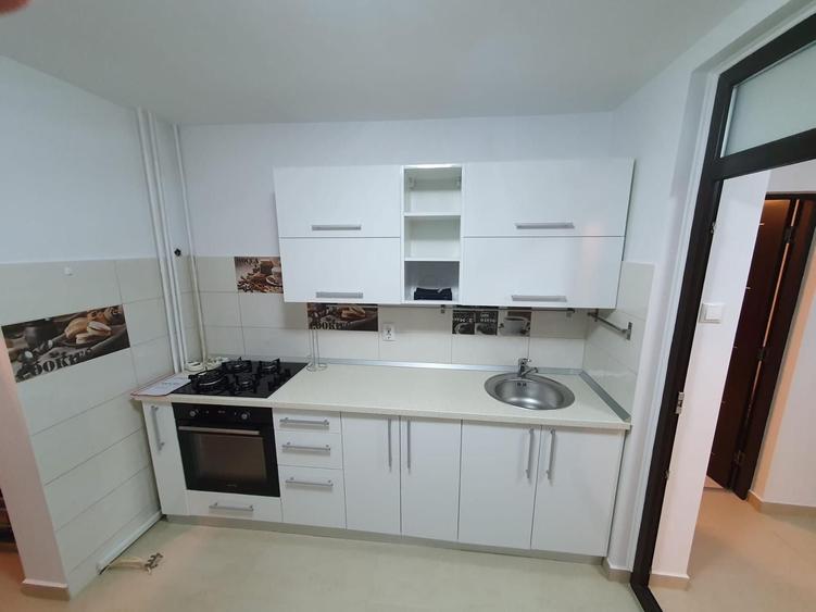Apartament cu 2 camere decomandat în Ozana