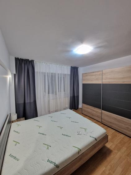 Apartament cu 3 camere decomandat în Călărași