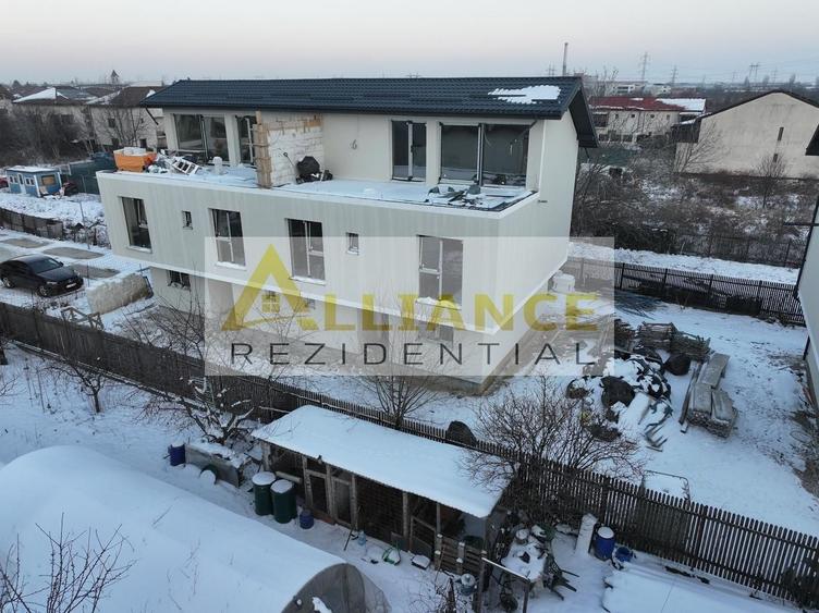 Casă individuală cu 5 camere decomandat cu Canalizare în Central