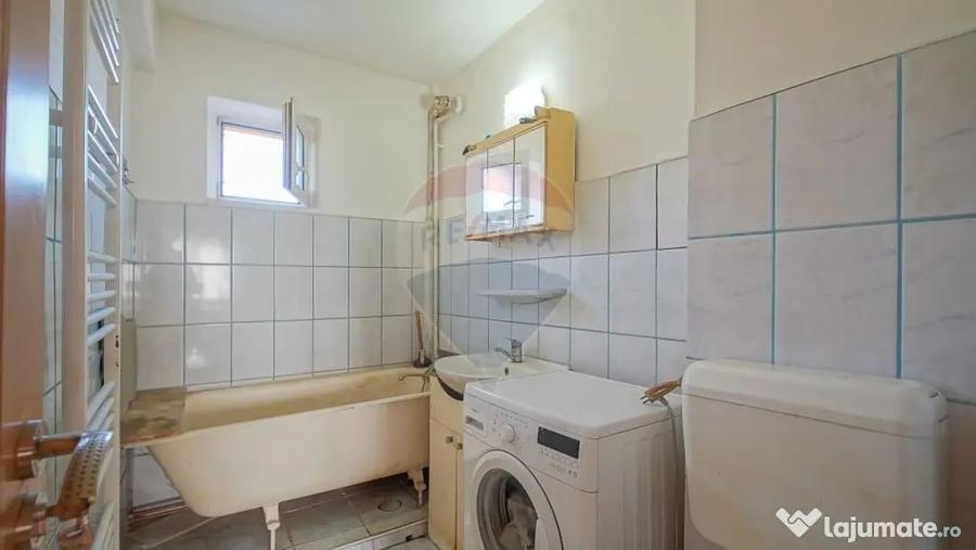 Apartament cu 4 camere semidecomandat în Stupini
