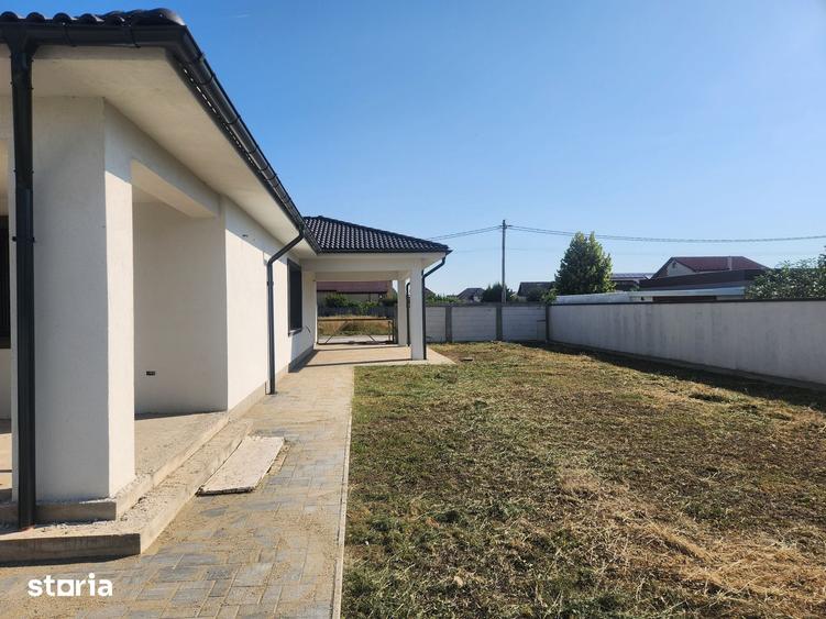 Casă cu 4 camere cu Teren 633 Mp în Vladimirescu