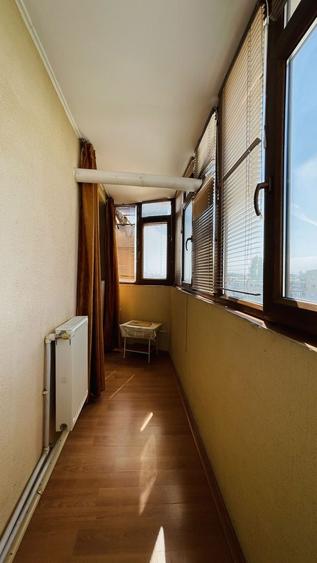 Apartament cu 3 camere decomandat în