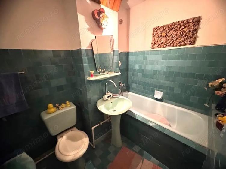 Apartament cu 4 camere decomandat în Central