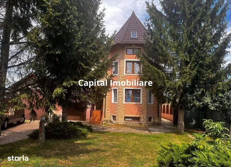 Casă cu 4 camere cu Teren 4500 Mp în Roman