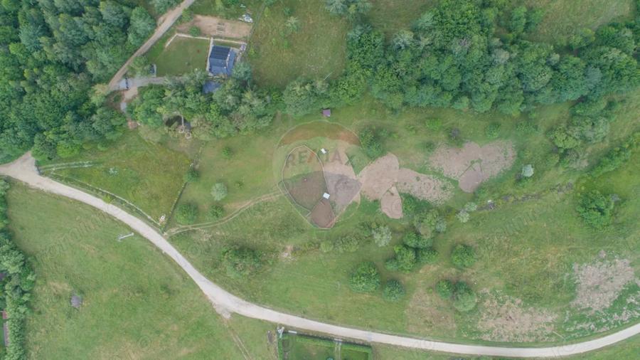 Teren de 1100 mp, în Glăjărie