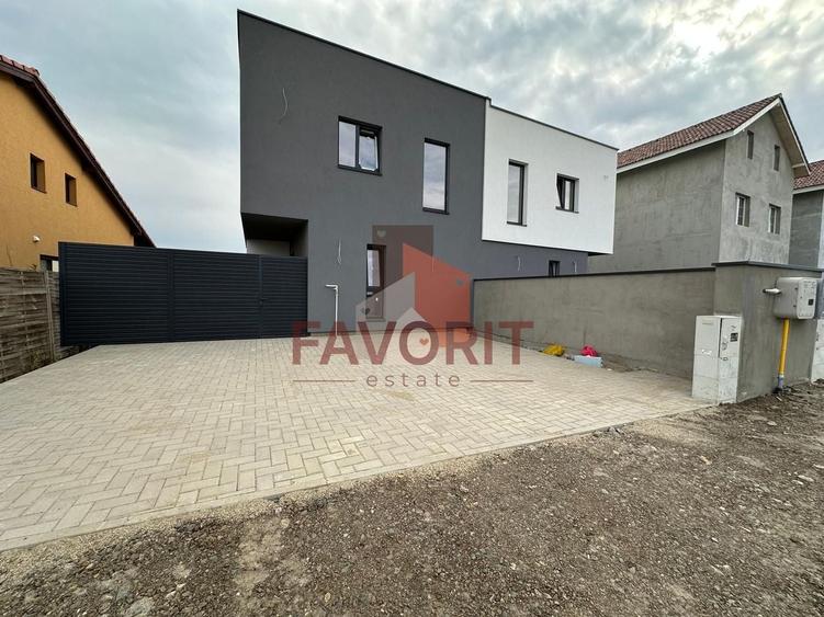 Duplex cu 4 camere cu Canalizare în Săcălaz