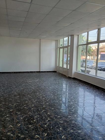 Spațiu comercial, de 110 mp, în Dâmbovița