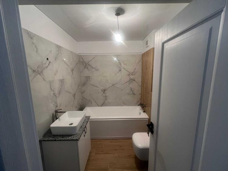 Apartament cu 2 camere decomandat în Nicolina