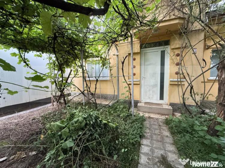 Casă cu 2 camere cu Teren 130 Mp în Cantacuzino