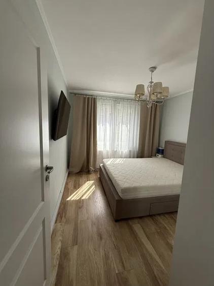 Apartament cu 3 camere decomandat, mobilat în Dristor