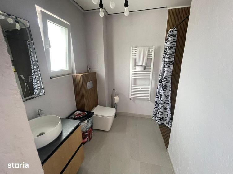 Casă cu 4 camere cu Teren 453 Mp în Câmpului