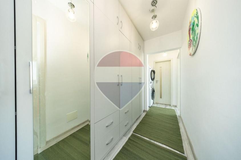 Apartament cu 3 camere semidecomandat în Gării