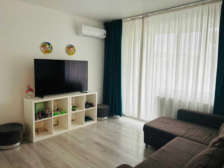 Apartament cu 2 camere semidecomandat în Republicii