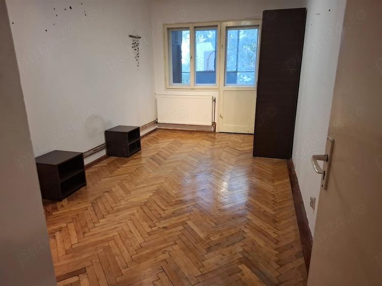 Apartament cu 3 camere decomandat în UTA