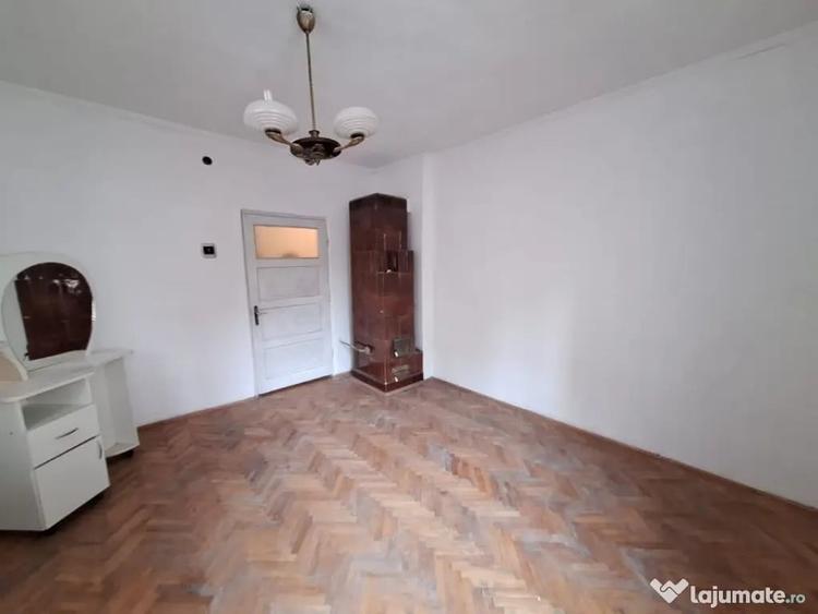 Casă cu 3 camere cu Teren 183 Mp în Central