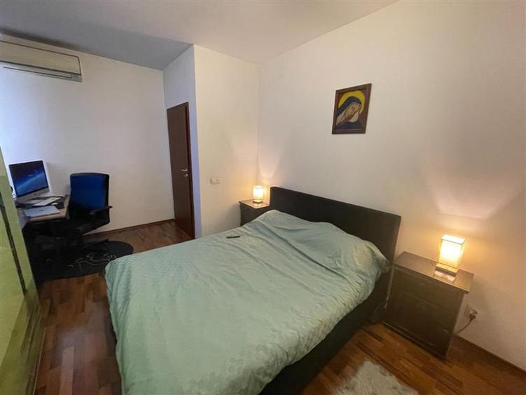Apartament cu 3 camere decomandat, mobilat în Titan