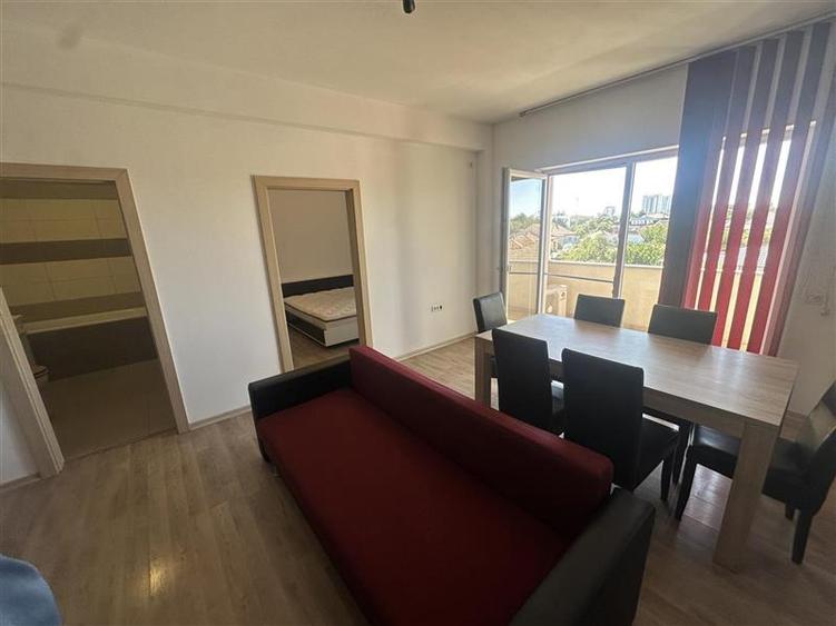 Apartament cu 2 camere decomandat în Lipovei