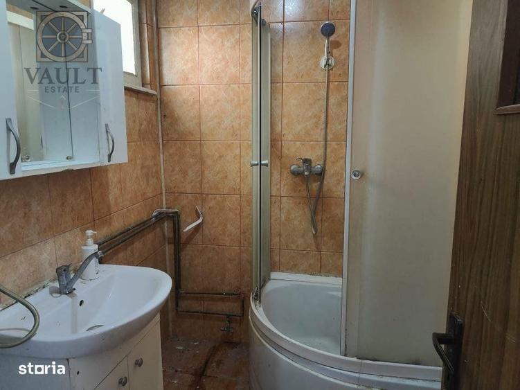 Apartament cu 3 camere semidecomandat în Giurgiului