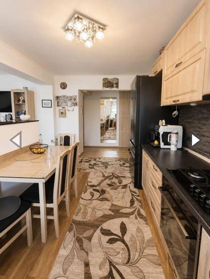 Apartament cu 3 camere decomandat în Iosia