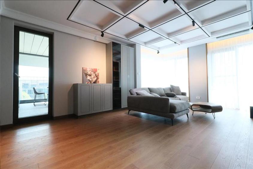 Penthouse cu 3 camere decomandat, mobilat în Palat