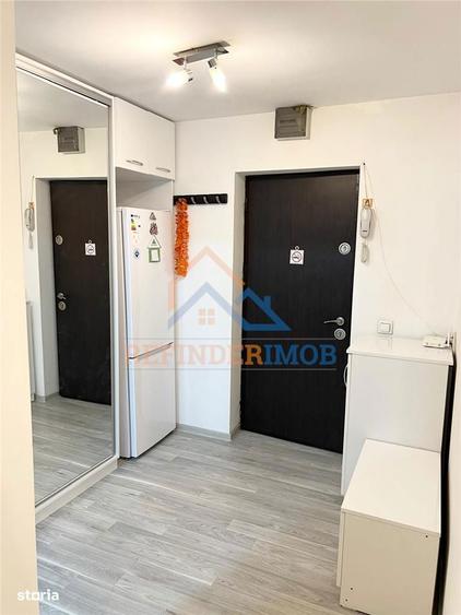 Apartament cu 2 camere semidecomandat, mobilat în Tineretului