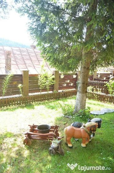 Casă cu 8 camere cu Teren 500 Mp în Central