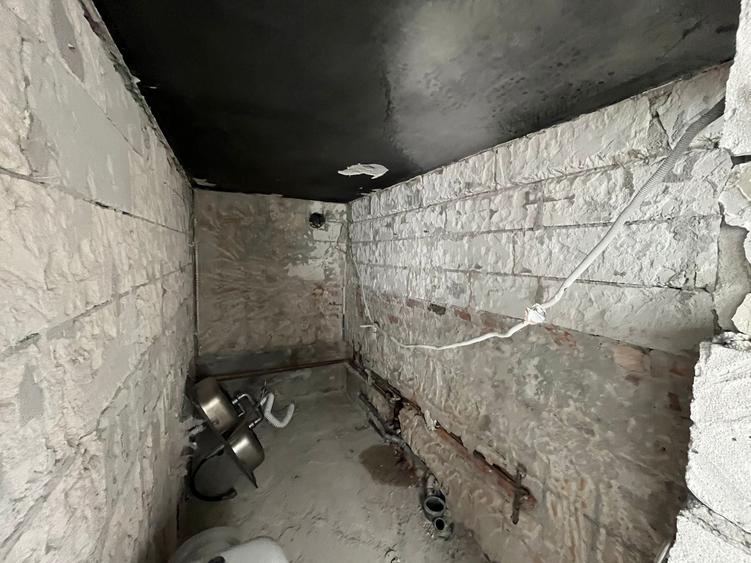 Casă individuală cu 4 camere cu Canalizare în Central