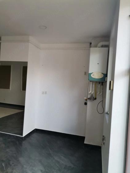 Spațiu comercial, de 435 mp, în Exterior Vest