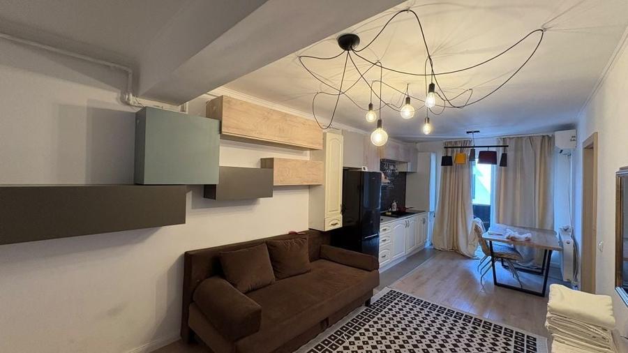 Apartament cu 2 camere decomandat în Exterior Vest