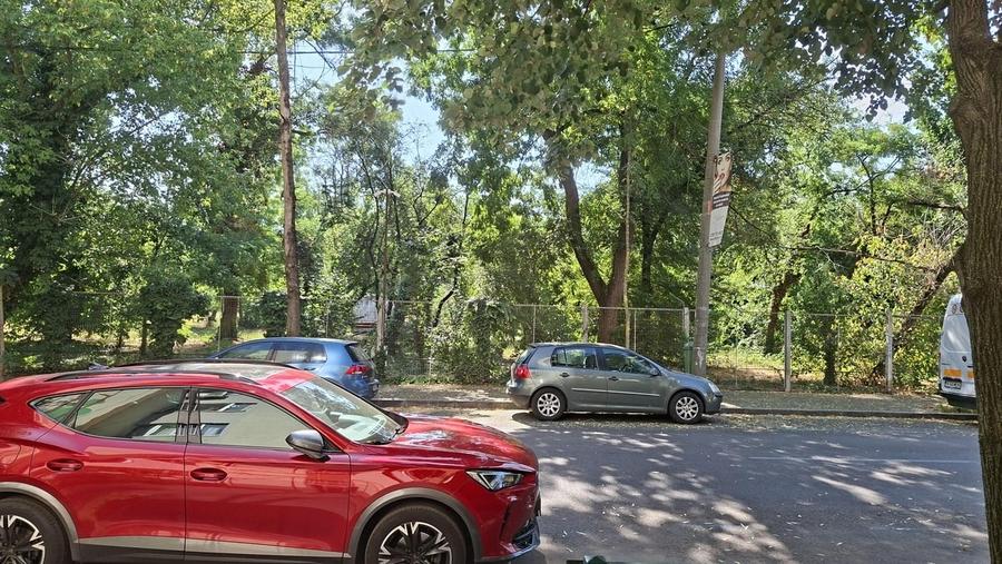 Apartament cu 3 camere semidecomandat în Domenii