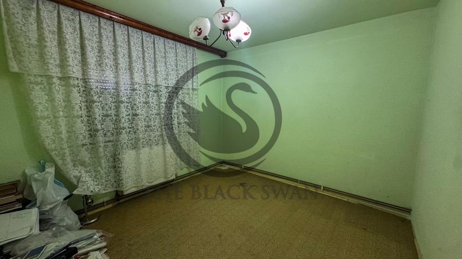Apartament cu 4 camere decomandat în Central
