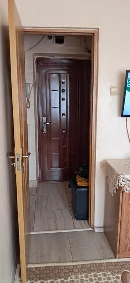 Apartament cu 3 camere semidecomandat în Tomis Nord