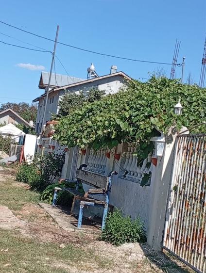 Casă cu 4 camere în Ciurari