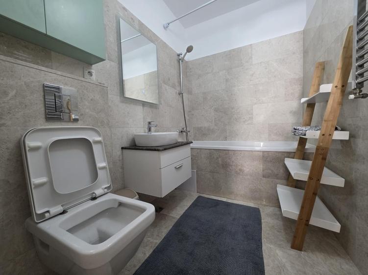 Apartament cu 3 camere decomandat în Copou