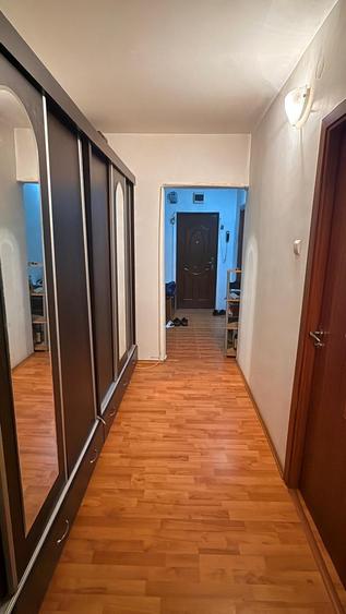 Apartament cu 3 camere decomandat în Dristor