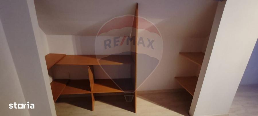 Casă cu 4 camere cu Teren 150 Mp în Schei